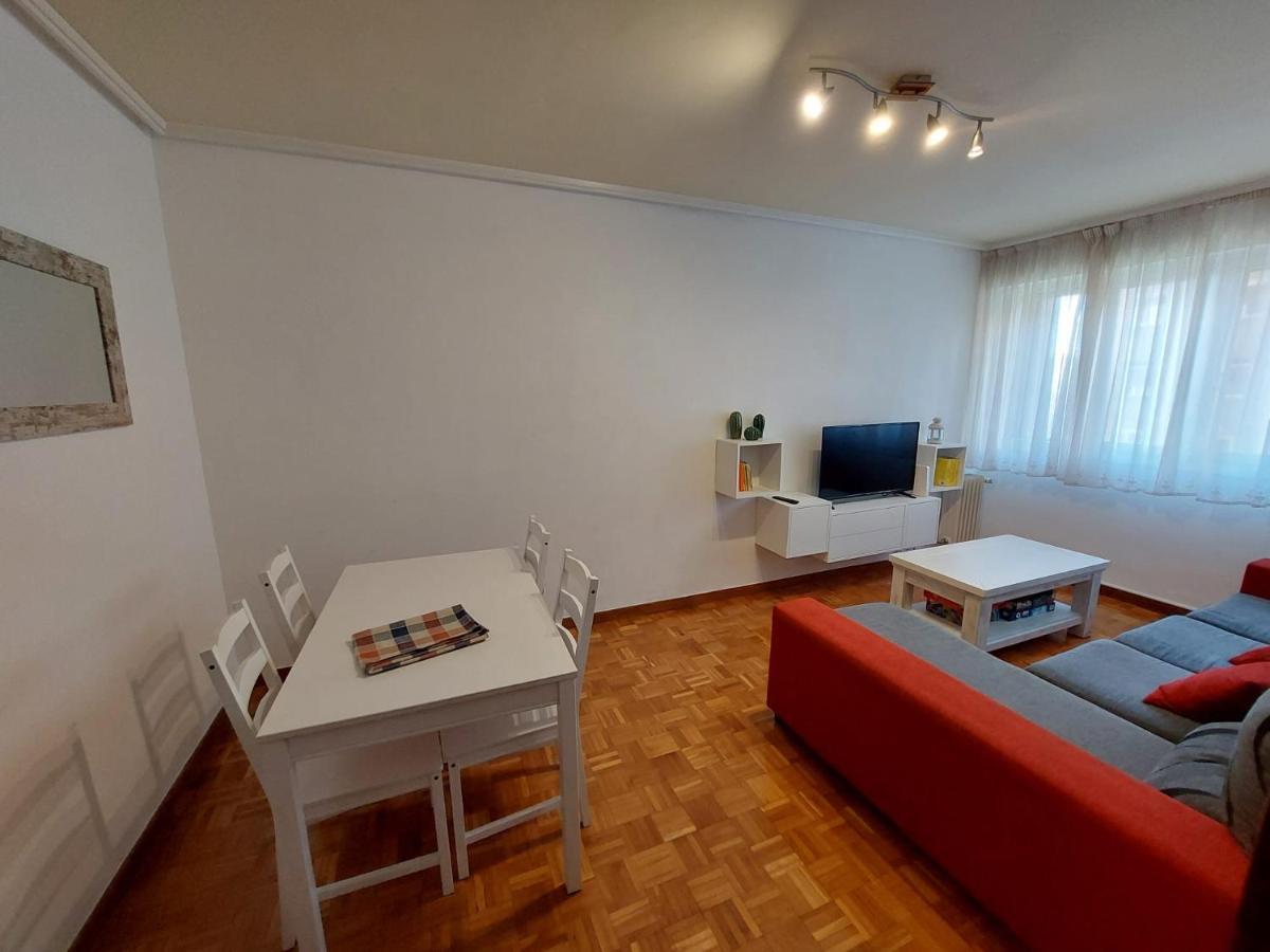 Baranain Piso Sencillo Y Acogedor Con Parking Gratuito 아파트 외부 사진